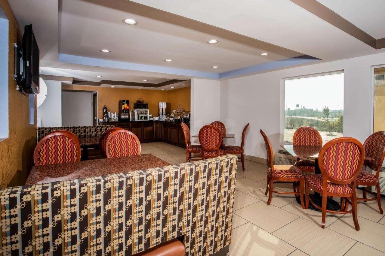 Travelodge By Wyndham North Fort Wayne